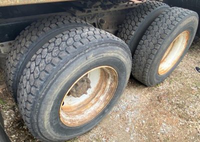 1996 INT. 8200 ROAD TRACTOR (14)