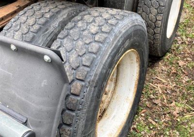 1996 INT. 8200 ROAD TRACTOR (17)