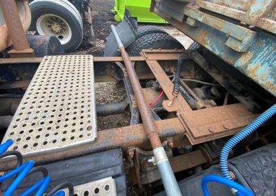 1996 INT. 8200 ROAD TRACTOR (24)