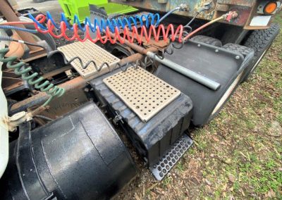1996 INT. 8200 ROAD TRACTOR (25)