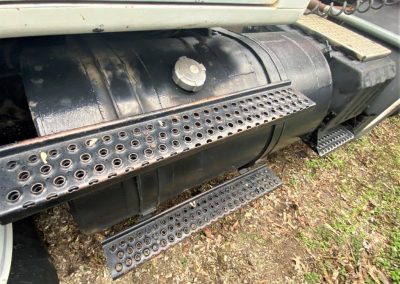 1996 INT. 8200 ROAD TRACTOR (26)