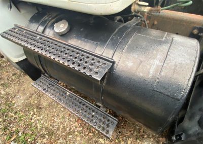 1996 INT. 8200 ROAD TRACTOR (27)