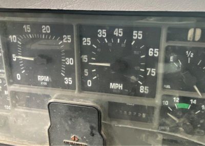 1996 INT. 8200 ROAD TRACTOR (32)
