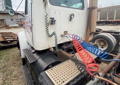 1996 INT. 8200 ROAD TRACTOR (7)