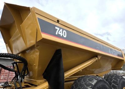 2006 CAT 740 (19)